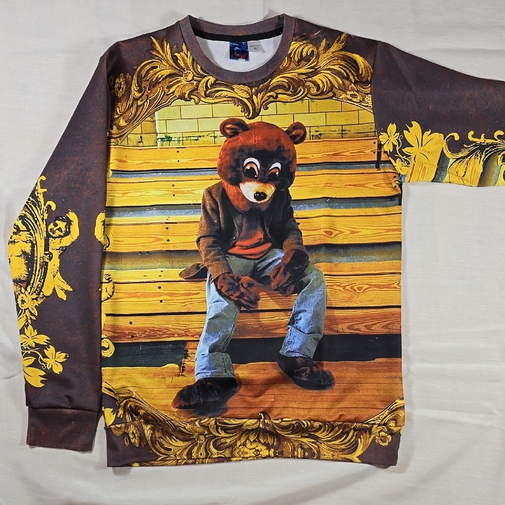 Unique Bear graphic sweatshirt